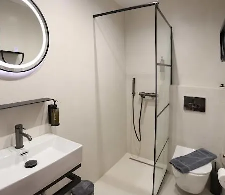 Anna ハニオティス