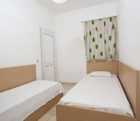 Anna * ハニオティス